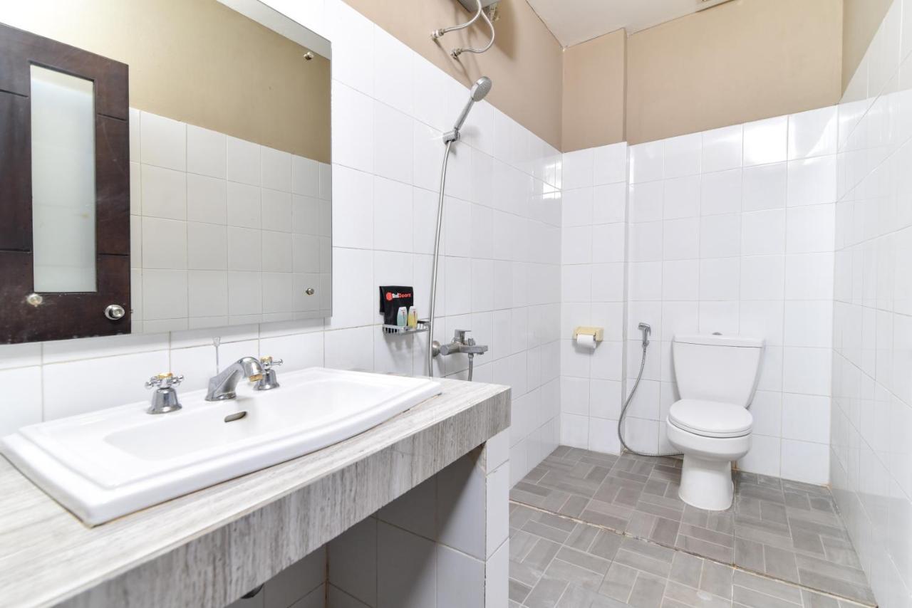 Reddoorz Plus @ Raya Legian Екстериор снимка