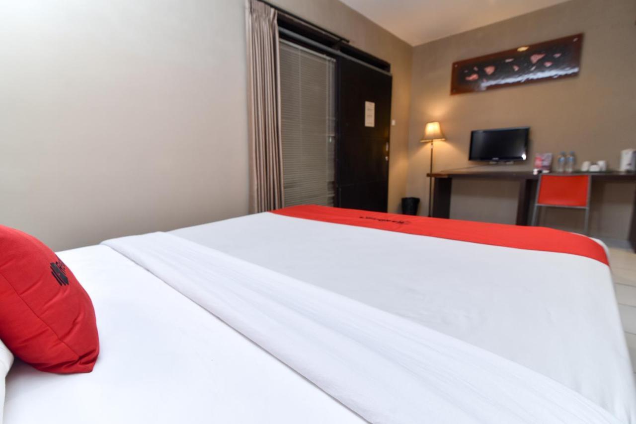 Reddoorz Plus @ Raya Legian Екстериор снимка