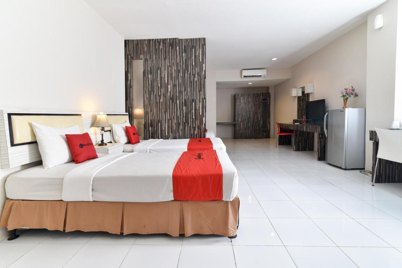 Reddoorz Plus @ Raya Legian Екстериор снимка