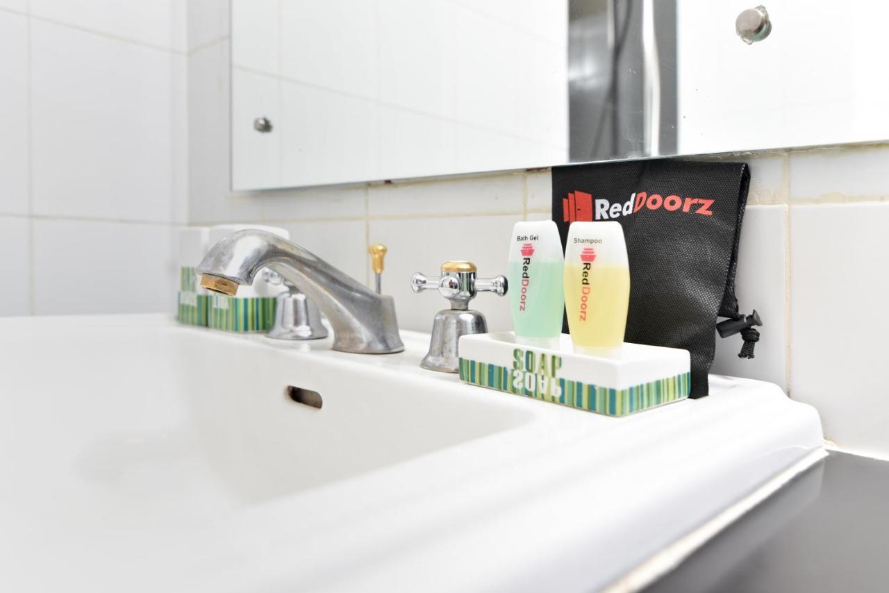 Reddoorz Plus @ Raya Legian Екстериор снимка